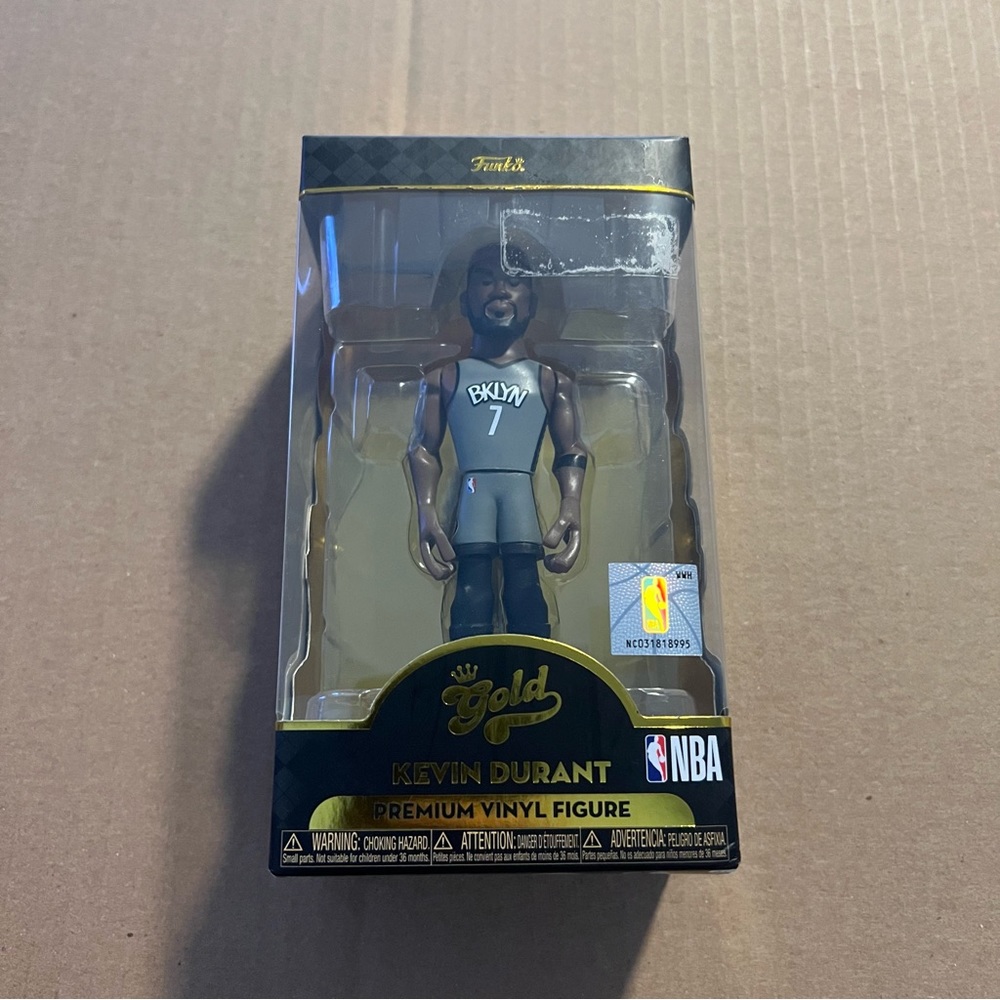 NIB Kevin Durant Funko Gold Figure